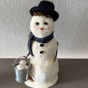 🎄 Byers’ Choice Snowman Figurine w/ Top Hat & Snowballs – Holiday Décor 🎄